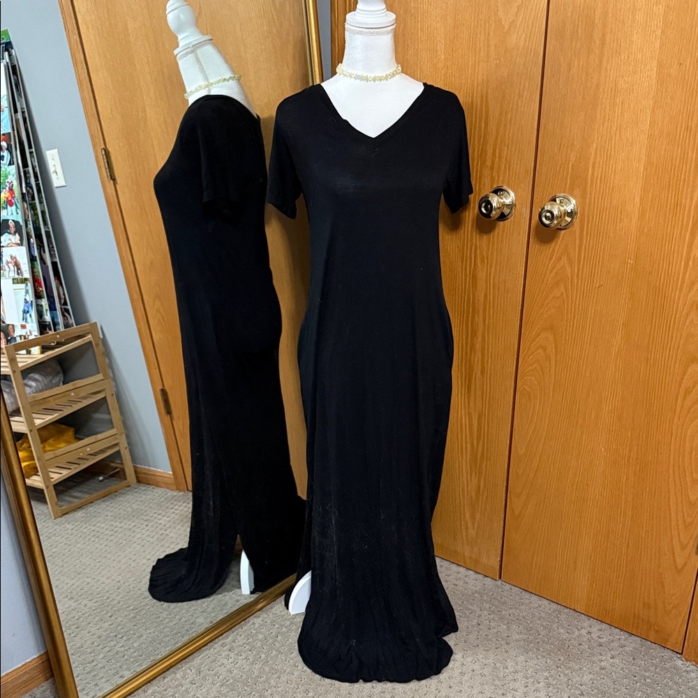 Elegant Black Maxi Dress